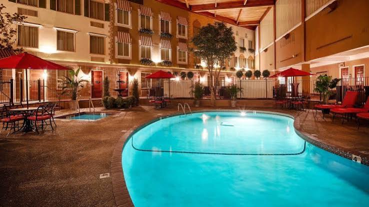 Lot 317: White Bear Lake Getaway